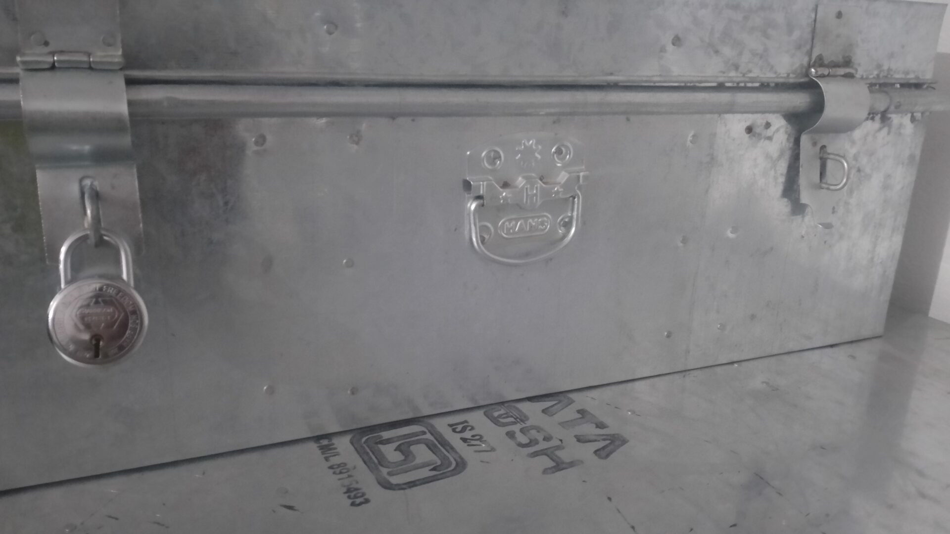 Sanduk box
