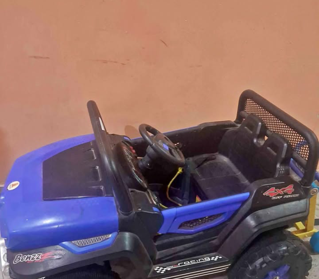 Kids jeep car