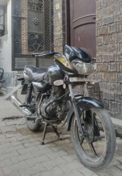 bajaj discover (2012)
