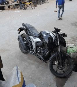 tvs apache rtr 160 4v (2023)