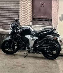 tvs apache rtr 160 4v (2023)