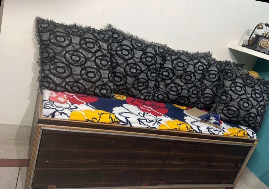 Wooden sethi