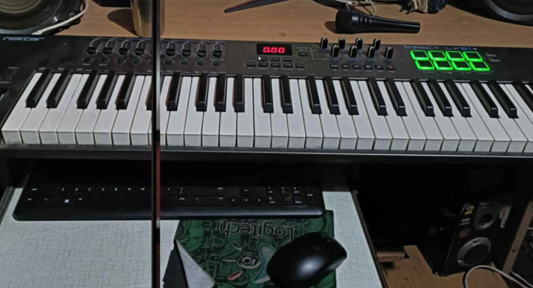 Nektar midi keyboard 61