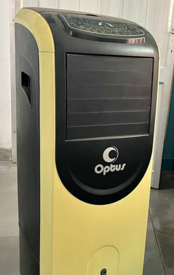 Optus cooler scale with remote