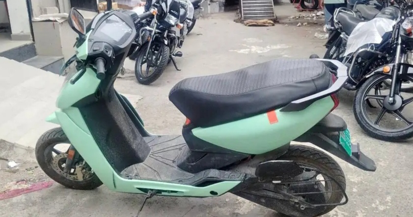 Ev scooty
