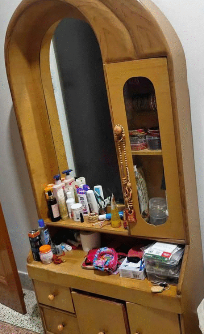 Dressing table