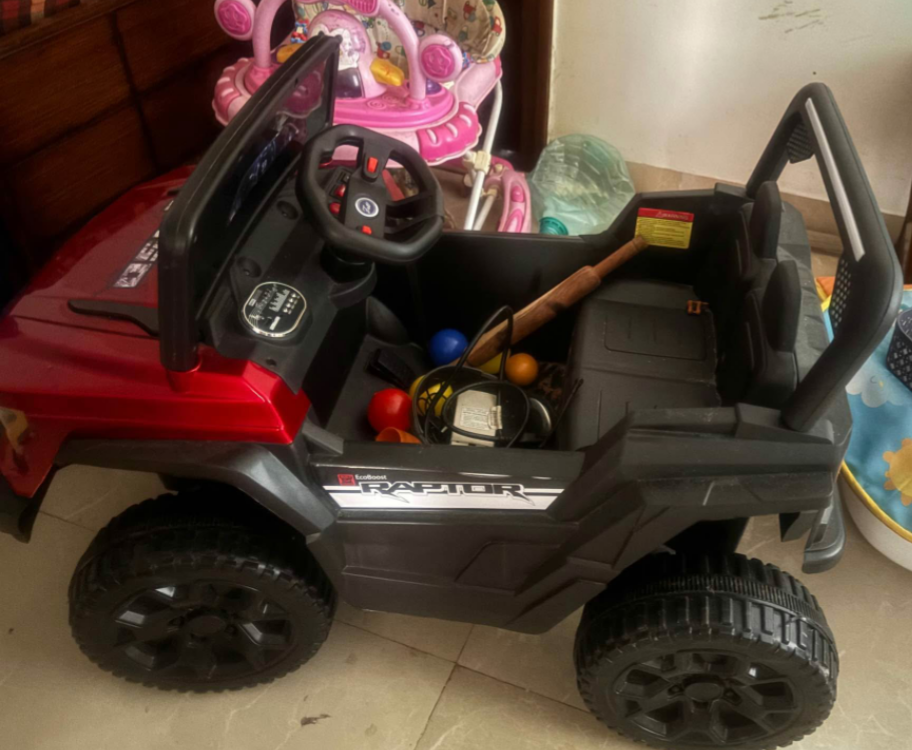 Toy car