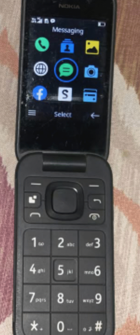 Nokia 2660 flip duel screen
