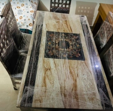 Diningtable
