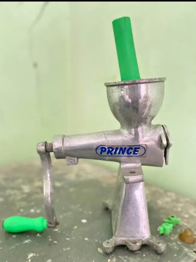 Juicer machine