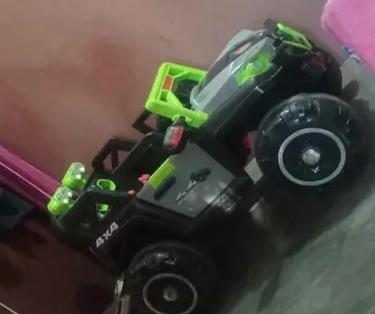 Toy car