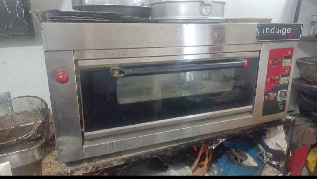 Pizza oven
