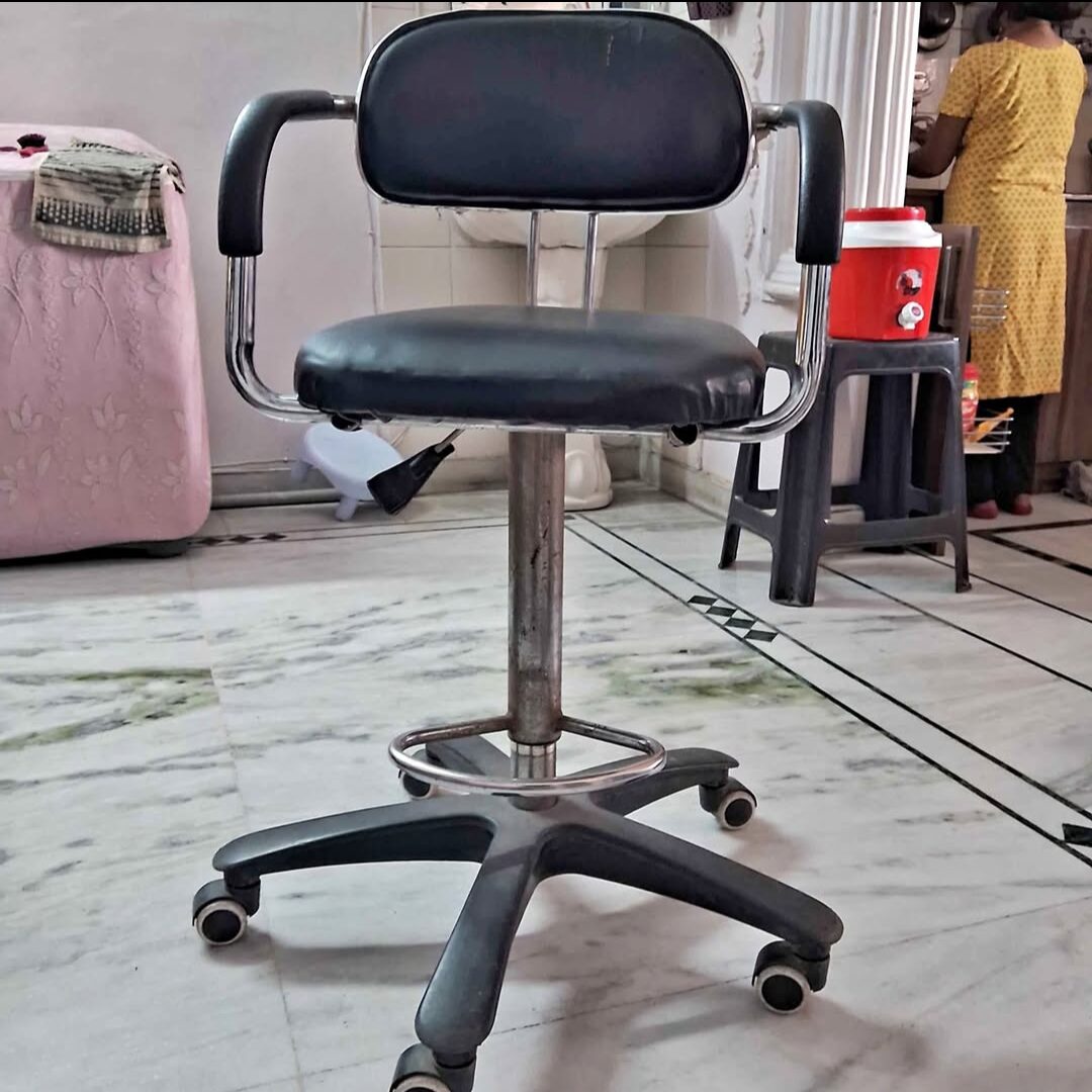 Revolving chair