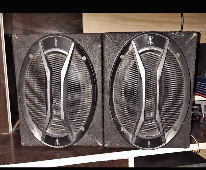 Car speaker with box