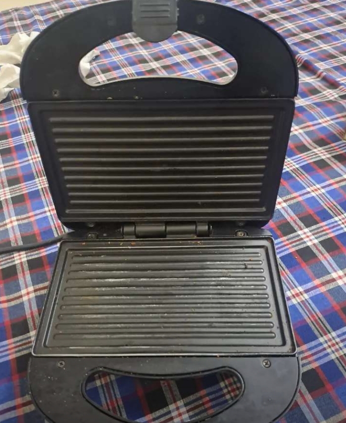 Toast maker