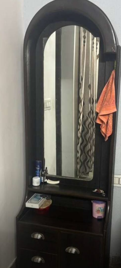Dressing table