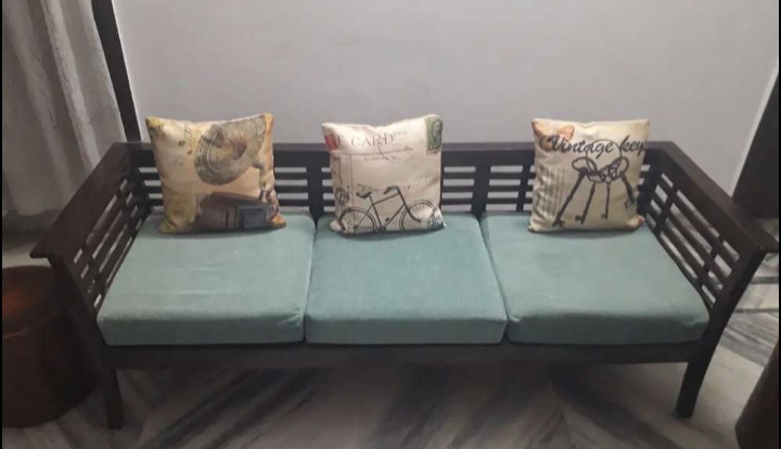 Wooden sofa set 5 seater