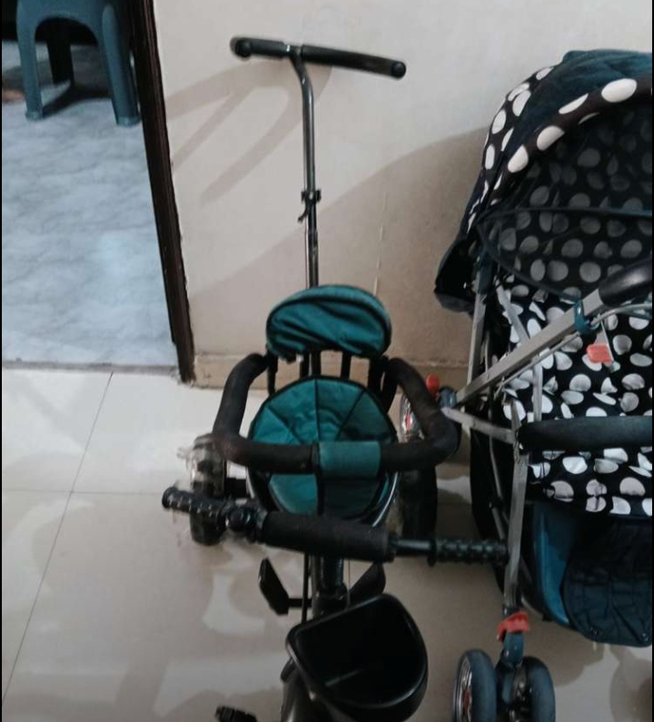Stroll and kids cycle