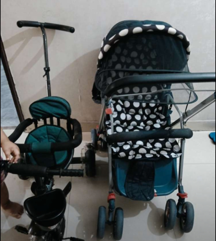 Stroll and kids cycle