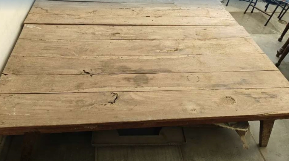 Wooden Bed Pair/2 तख़त with mattress