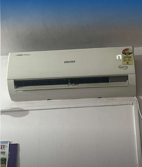 Voltas 1.3 ton 3 star Inverter AC