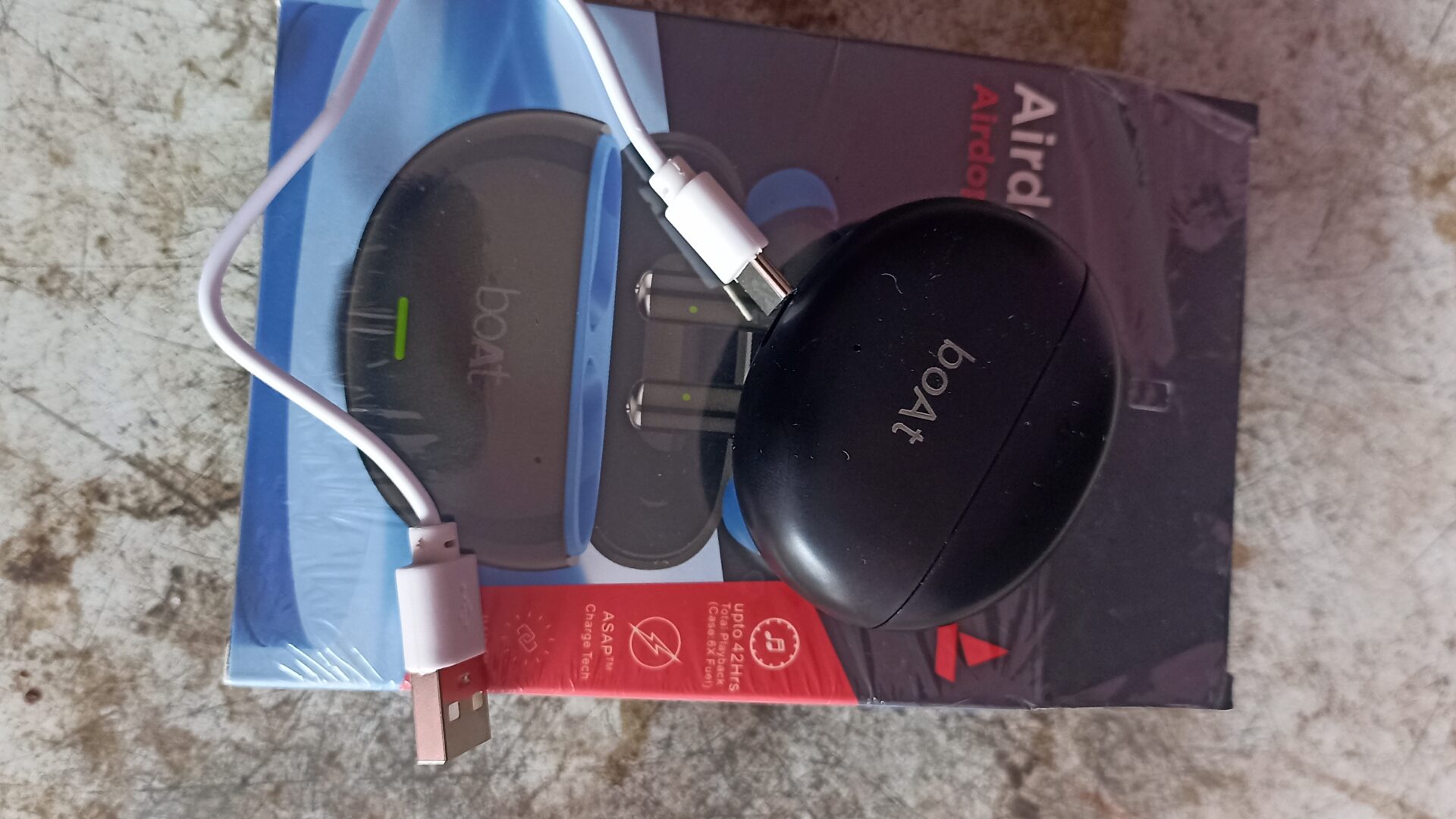 Wireless earbuds