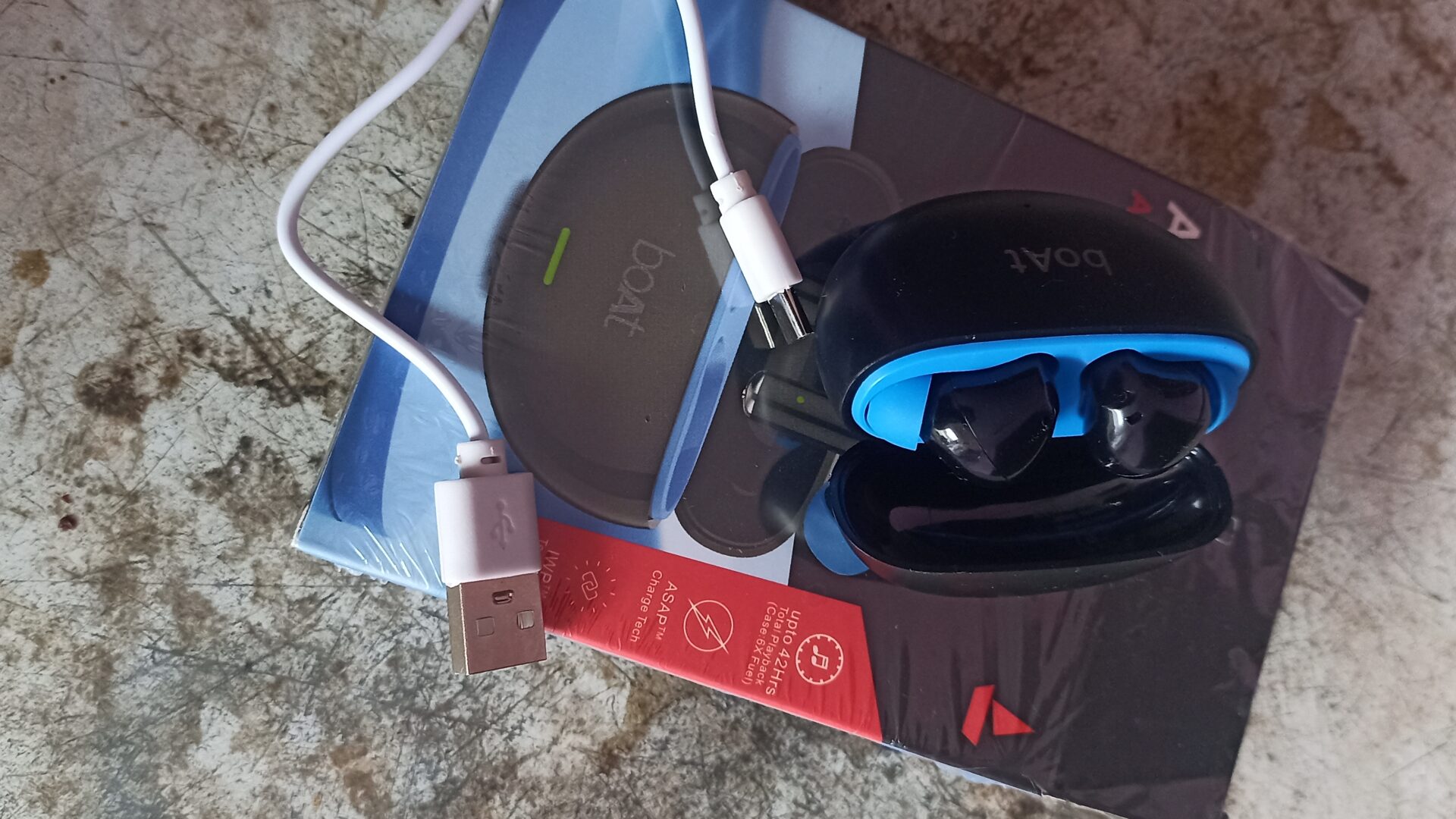 Wireless earbuds