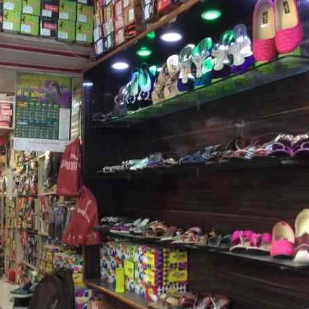 Fashion asseries store