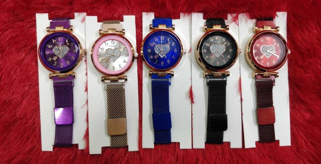 Watch & bag shop