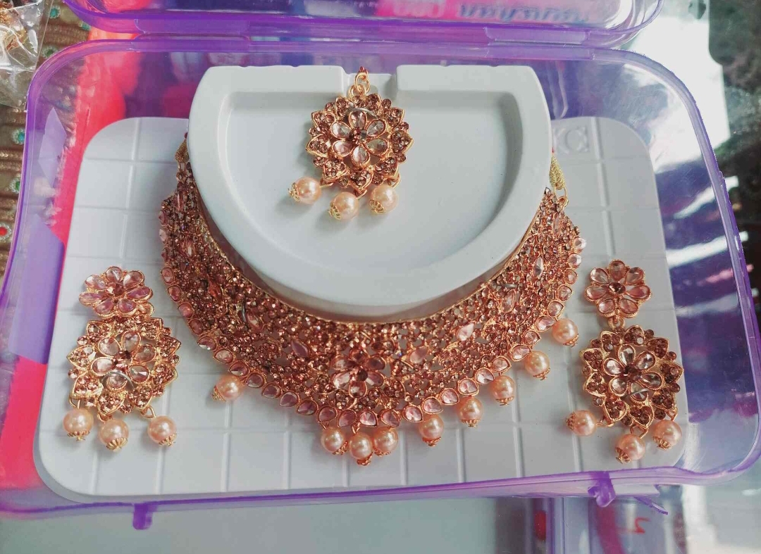 Neclace