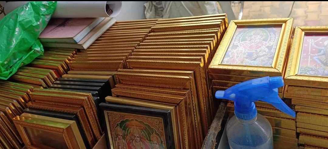 Photo framing shop