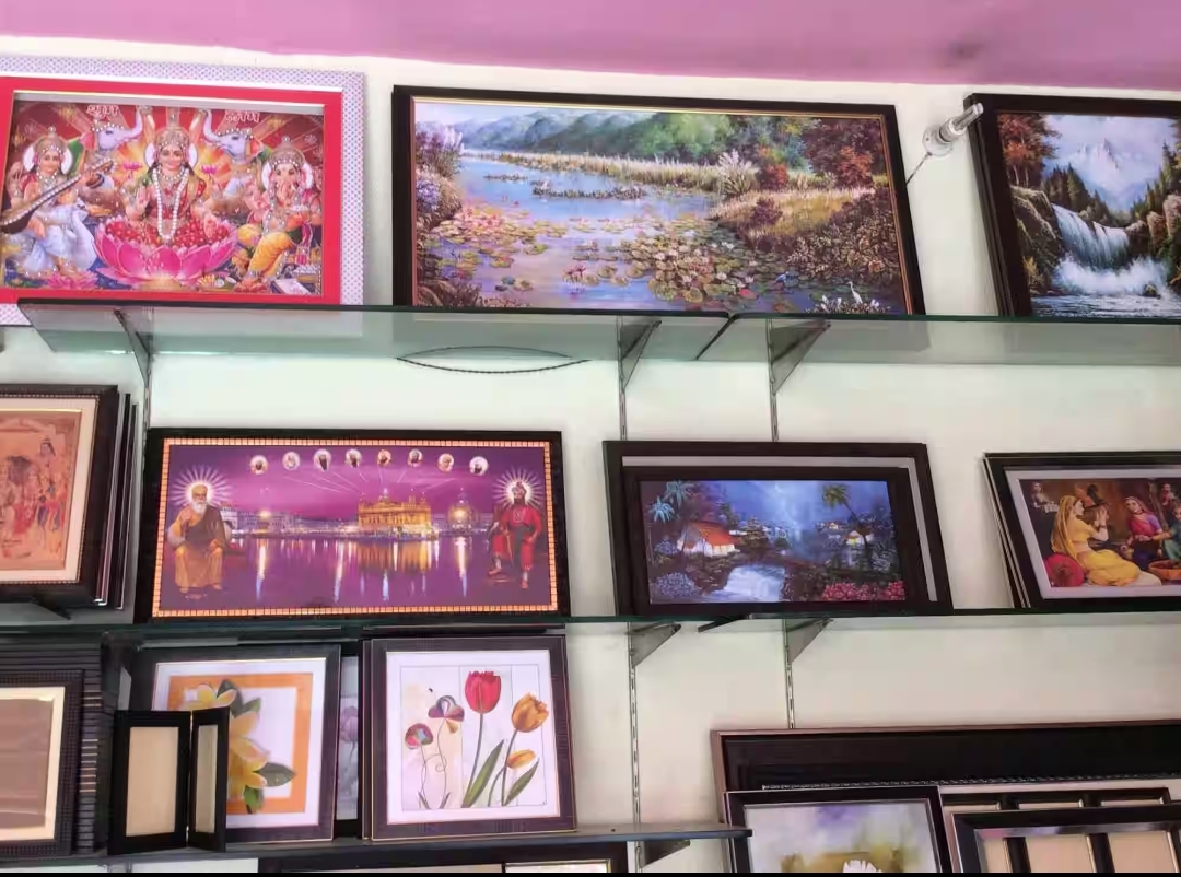 Photo frame shop
