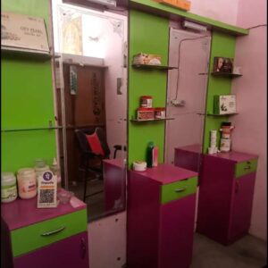 Parlour for rent