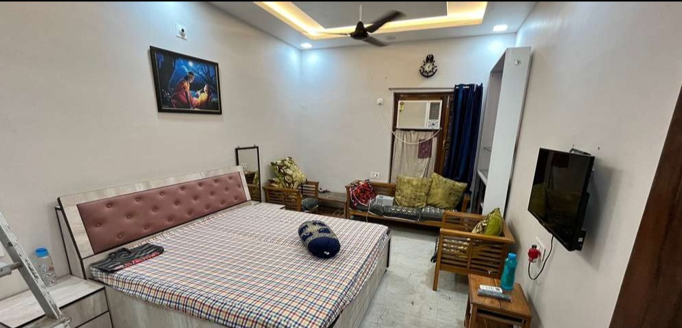 Room on rent