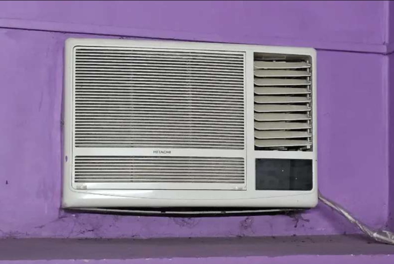 Hitachi AC