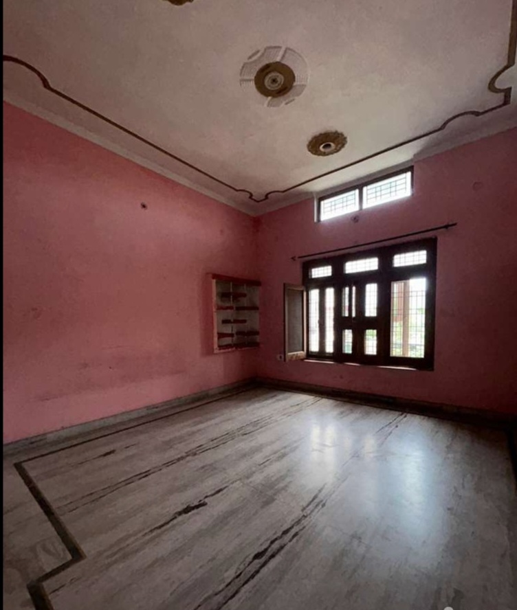 Room on rent