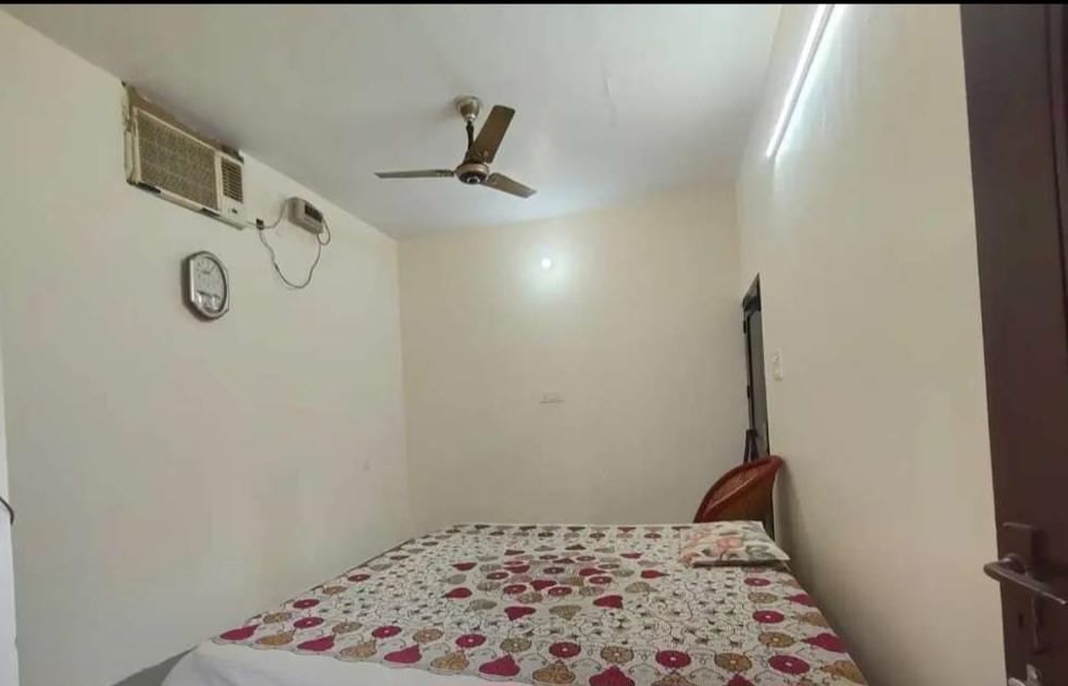 Room on rent